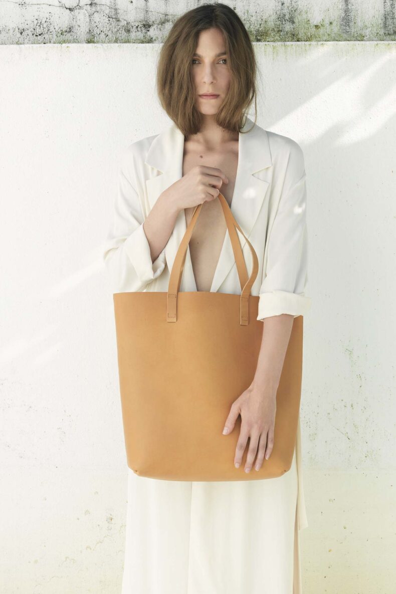 Shopper aus naturbelassenem Leder